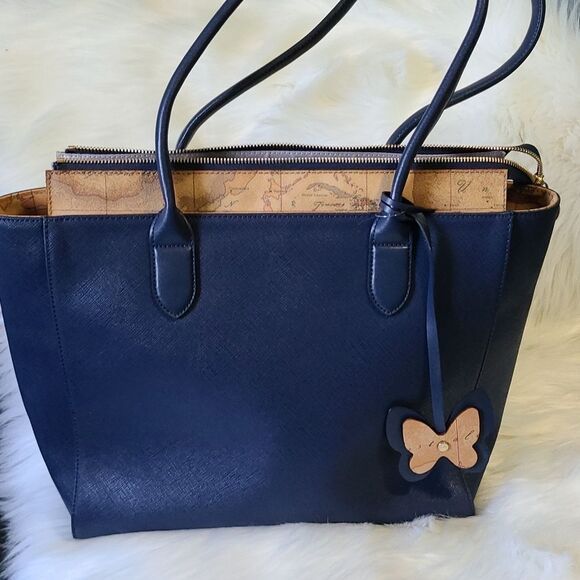 COPY - 💯 Authentic Alviero Martini Handbag 🍀 - Picture 10 of 12